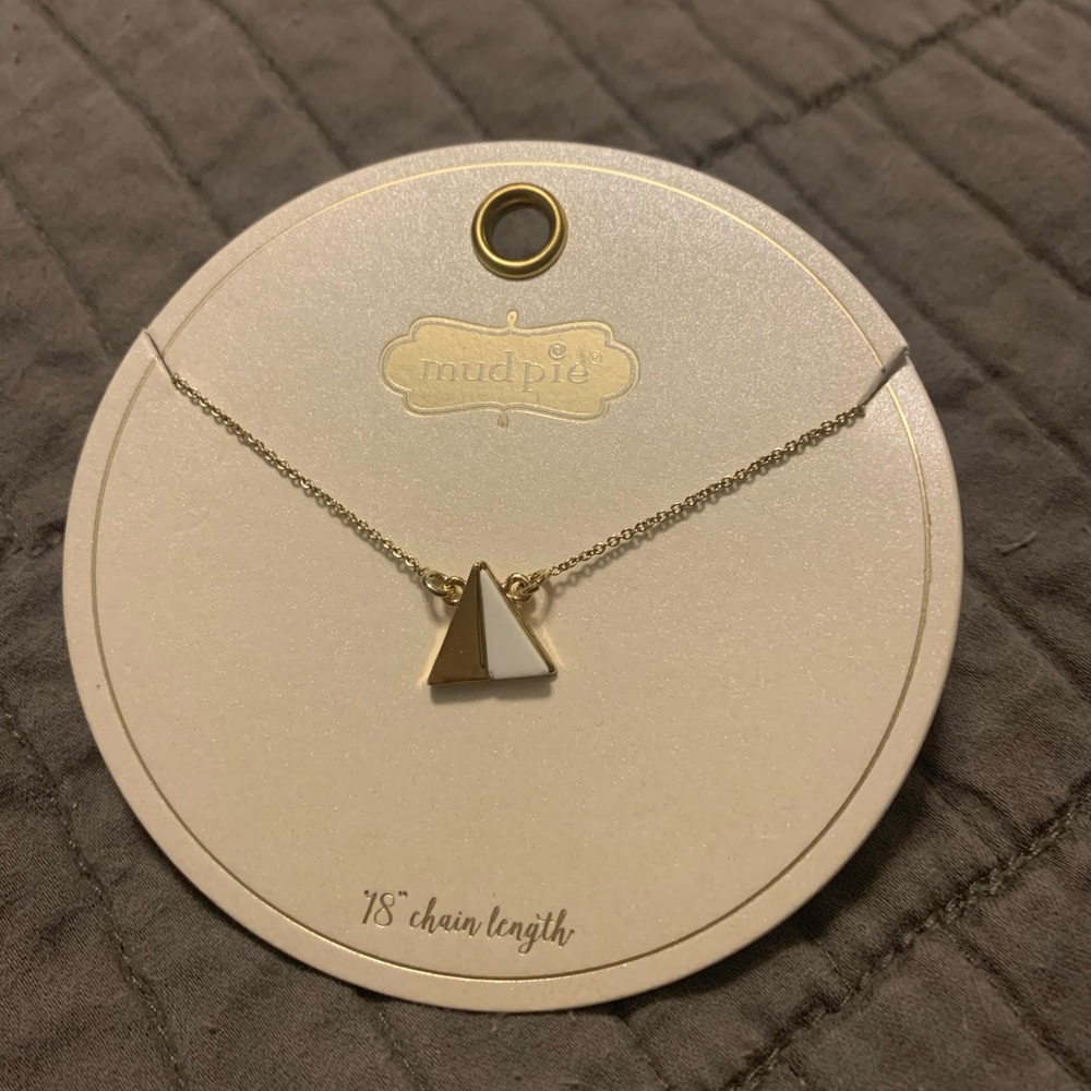 New mud pie necklace! 🔼